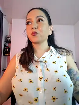 Abbyjoness21 online show from October 3, 2025, 7:37 pm