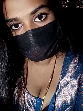 umairahaasan 1 online show from September 20, 2025, 10:42 am