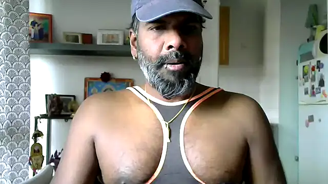 frenchblackc31 online show from April 3, 2026, 11:49 am