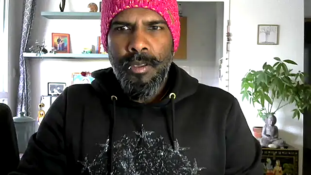 frenchblackc31 online show from May 18, 2026, 7:35 am