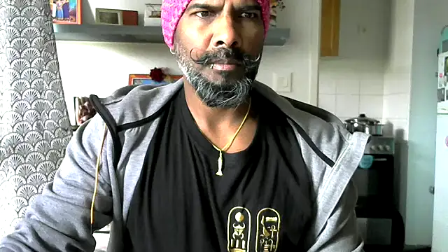 frenchblackc31 online show from May 14, 2026, 8:33 am