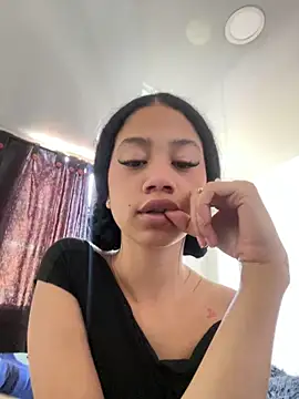 jadee8 online show from February 4, 2026, 5:08 pm