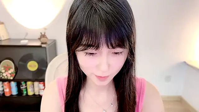 Snapshot of Onechestnut chatting on July 14, 2026, 12:22 pm Onechestnut online show from July 14, 2026, 12:22 pm