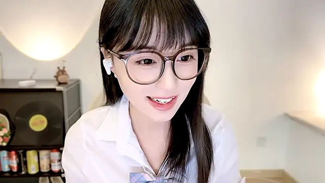 Snapshot of Onechestnut chatting on July 20, 2026, 11:34 am Onechestnut online show from July 20, 2026, 11:34 am