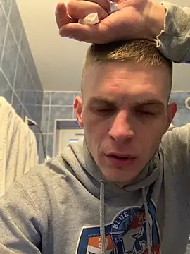 Snapshot of macho1347 chatting on March 6, 2026, 3:51 pm macho1347 online show from March 6, 2026, 3:51 pm