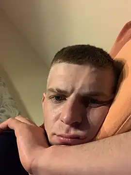 Snapshot of macho1347 chatting on February 12, 2026, 12:10 am macho1347 online show from February 12, 2026, 12:10 am