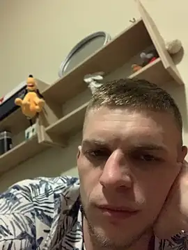 Snapshot of macho1347 chatting on February 14, 2026, 3:18 am macho1347 online show from February 14, 2026, 3:18 am