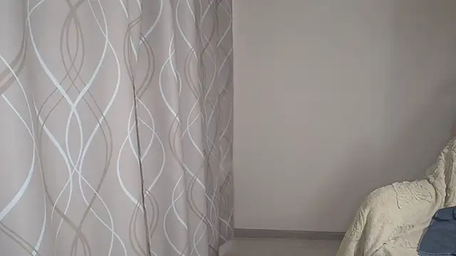 miss  Sophie online show from December 14, 2025, 10:43 am