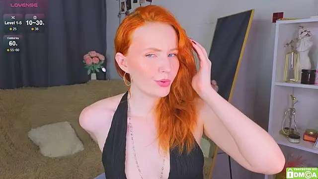 JoyceJones online show from September 21, 2025, 7:08 pm