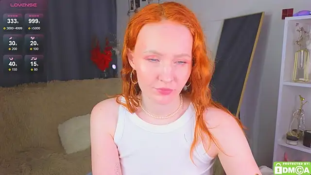 JoyceJones online show from September 12, 2025, 7:02 pm