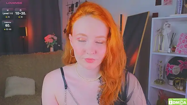 JoyceJones online show from November 19, 2025, 8:20 pm