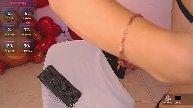 miascarlet 16 online show from October 3, 2025, 1:45 pm