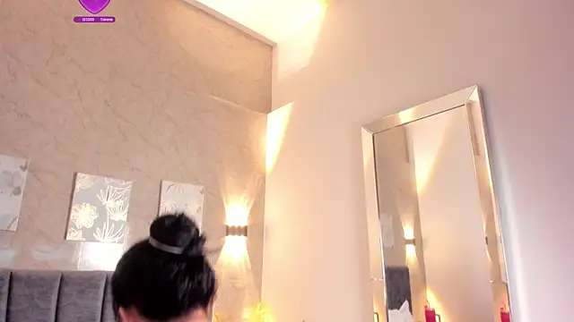 Lunaa bellaa online show from September 19, 2025, 8:02 pm