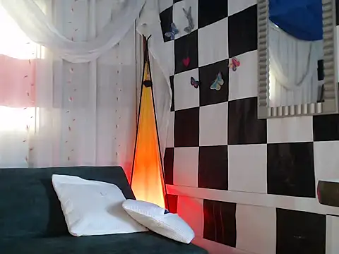 kendraof online show from September 26, 2025, 5:20 pm