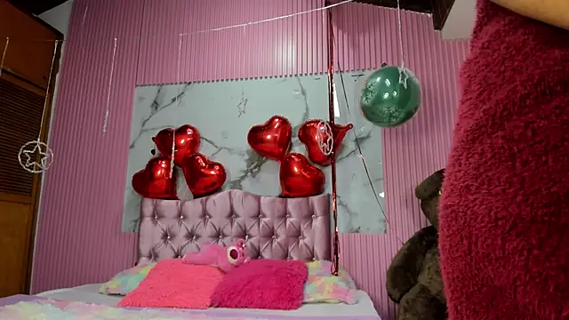 Snapshot of Mindy_19 chatting on March 4, 2026, 11:01 pm Mindy 19 online show from March 4, 2026, 11:01 pm