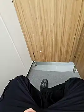 axxmwaa69 online show from September 15, 2025, 2:28 pm