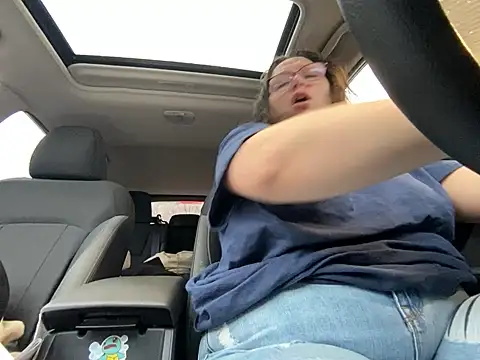 GirlSquirt online show from December 19, 2025, 4:31 pm