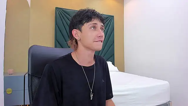 Michael blue online show from December 19, 2025, 11:56 am