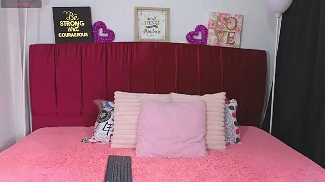 Snapshot of cuteeimy chatting on June 12, 2026, 7:33 pm cuteeimy online show from June 12, 2026, 7:33 pm