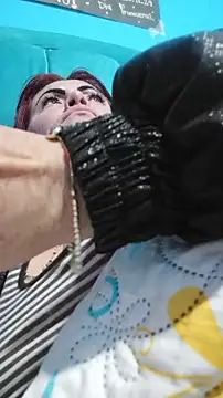 Snapshot of carolinhe_ chatting on November 25, 2025, 2:12 am carolinhe online show from November 25, 2025, 2:12 am