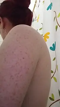 Snapshot of carolinhe_ chatting on November 22, 2025, 10:36 am carolinhe online show from November 22, 2025, 10:36 am