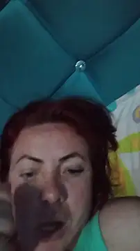 Snapshot of carolinhe_ chatting on November 17, 2025, 3:27 pm carolinhe online show from November 17, 2025, 3:27 pm