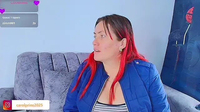 Snapshot of carolinhe_ chatting on October 17, 2025, 8:21 pm carolinhe online show from October 17, 2025, 8:21 pm