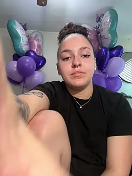 babykalirose online show from April 23, 2026, 6:31 pm