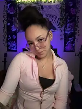 Snapshot of babykalirose chatting on July 1, 2026, 12:44 am babykalirose online show from July 1, 2026, 12:44 am