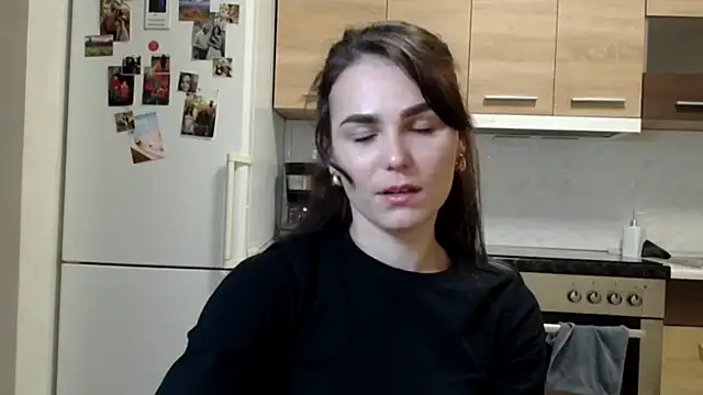 Silviaa a online show from September 28, 2025, 7:10 pm