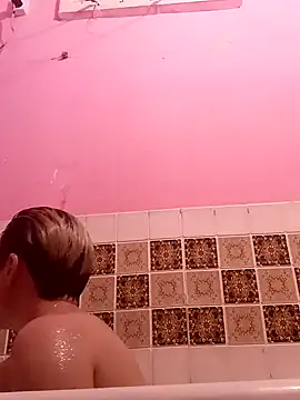 MoonIrene online show from September 22, 2025, 1:06 pm