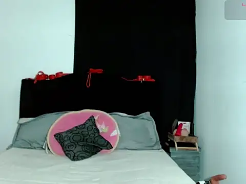 x isabella x online show from December 21, 2025, 10:06 am