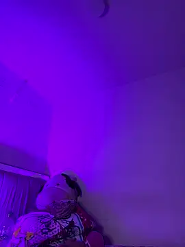 lucialauper  online show from December 16, 2025, 12:37 am