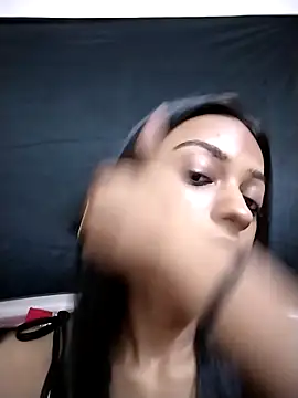 Your-Kitkat online show from October 18, 2025, 9:17 pm