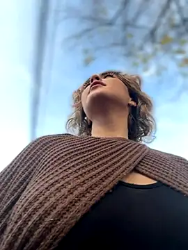 KellyKeler online show from November 18, 2025, 12:30 pm