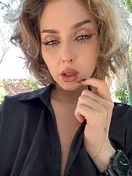 KellyKeler online show from September 22, 2025, 11:38 am