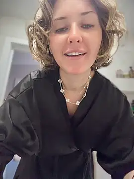 KellyKeler online show from July 1, 2026, 11:43 am