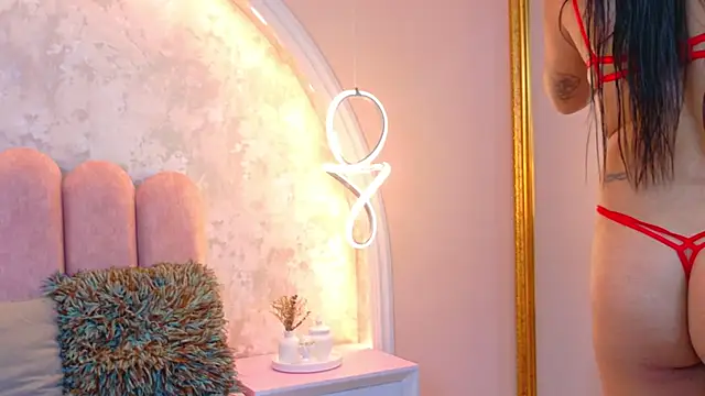 JasmineRhodes online show from October 24, 2025, 12:59 pm