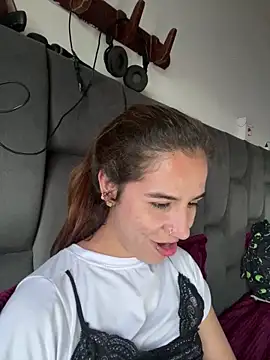 AllieYourGirl online show from December 14, 2025, 10:37 pm