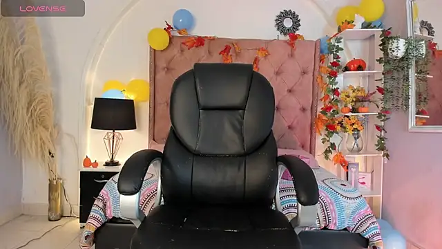 SwettRenata  online show from September 30, 2025, 7:31 pm