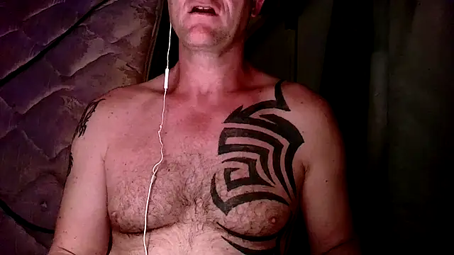 Yournaughty online show from May 4, 2026, 4:05 am