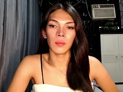 ladyhotcuming online show from June 7, 2026, 6:35 pm