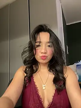 Michelle Zoe online show from October 21, 2025, 2:22 am