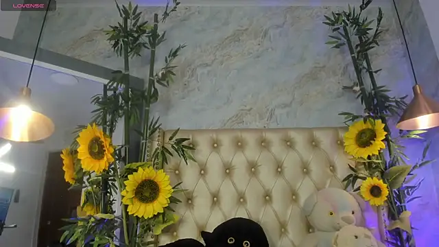 LittleeJaz online show from June 15, 2026, 1:06 am