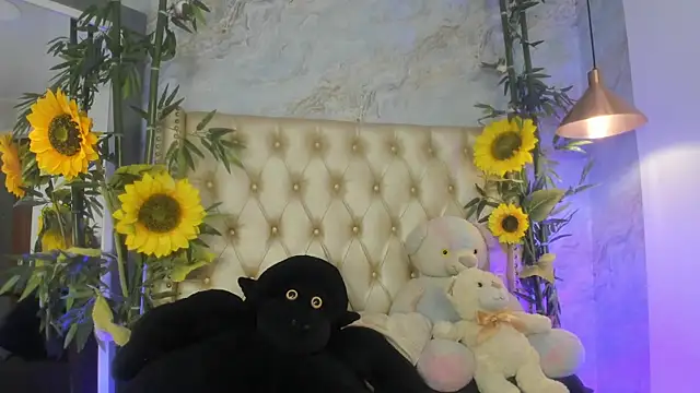 LittleeJaz online show from June 14, 2026, 3:41 am