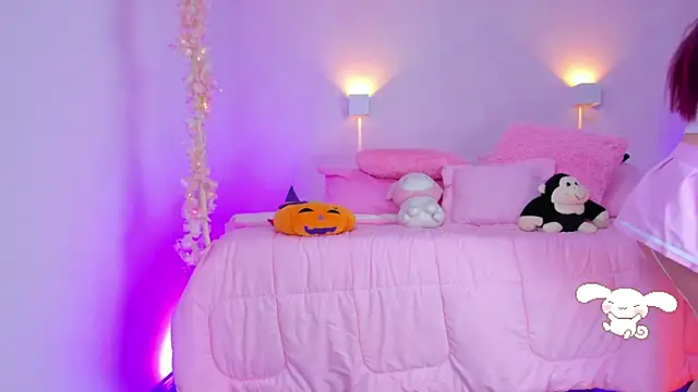 hannacutegod online show from November 17, 2025, 5:44 am