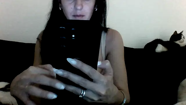 milagaborxx online show from April 15, 2026, 7:51 pm