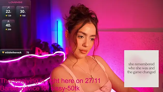 EmiliyaRoude online show from November 22, 2025, 1:32 pm