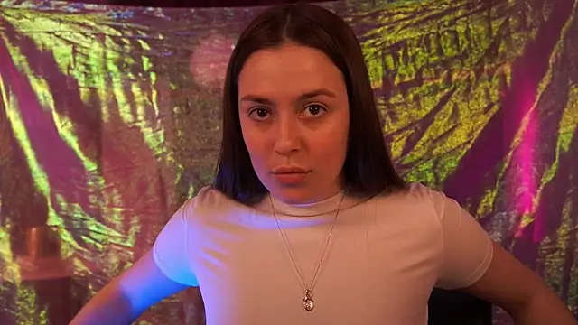 EmiliyaRoude online show from December 18, 2025, 1:37 pm