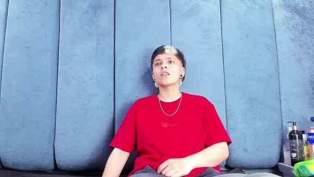 Megan Thompson  online show from April 17, 2026, 2:47 am